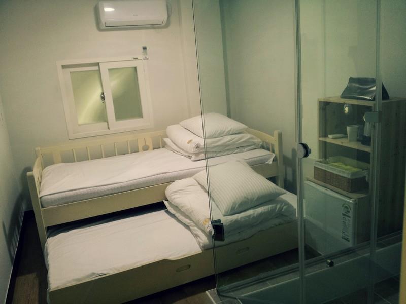 24 Sinchon Hongdae Guest house