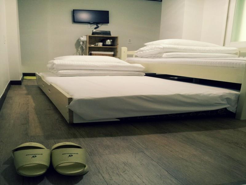 24 Sinchon Hongdae Guest house