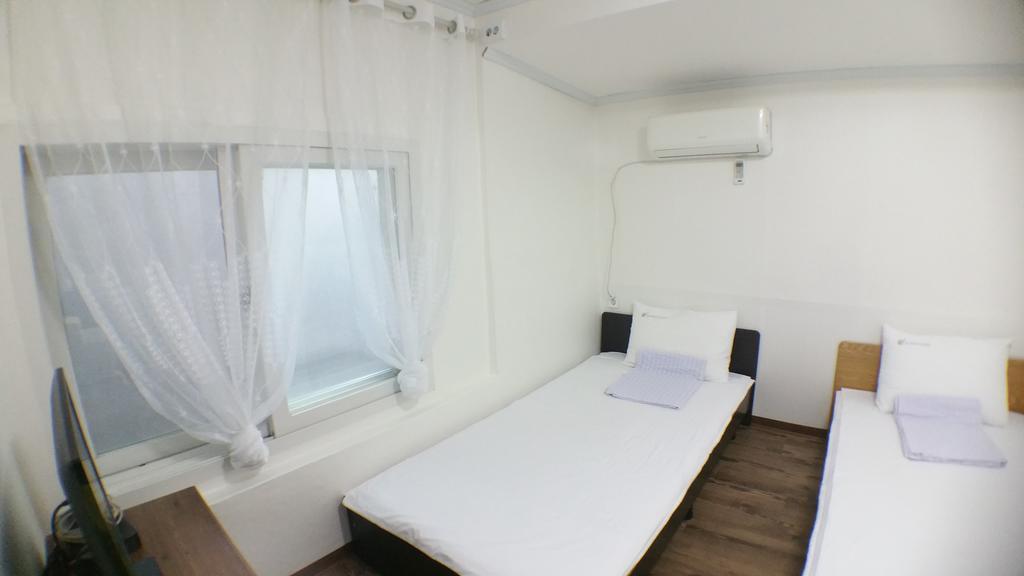 Guest house 24 Sinchon Hongdae 2*