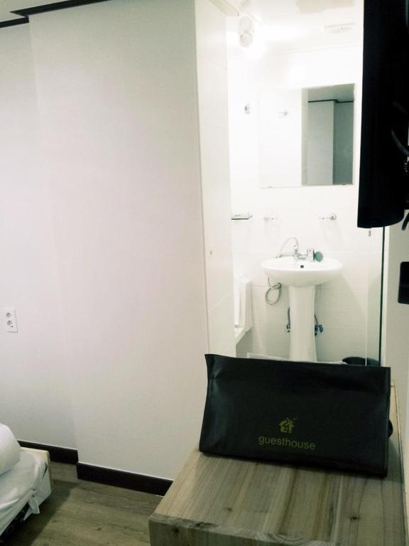 Guest house 24 Sinchon Hongdae