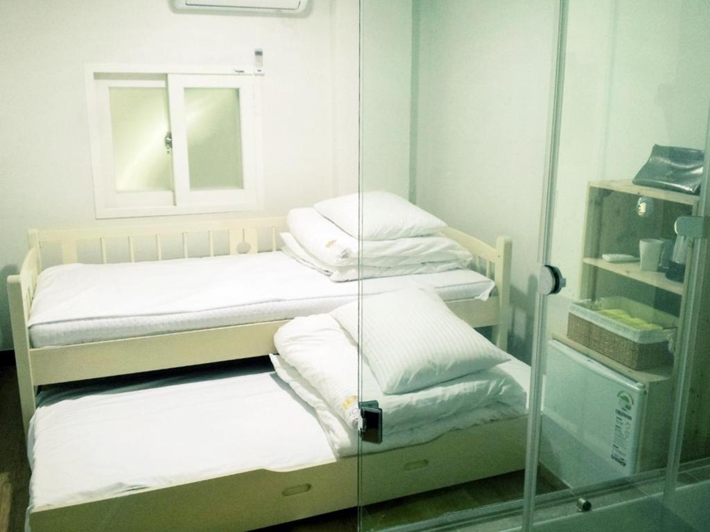 24 Sinchon Hongdae Guest house Seoul
