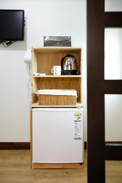 24 Sinchon Hongdae 2*