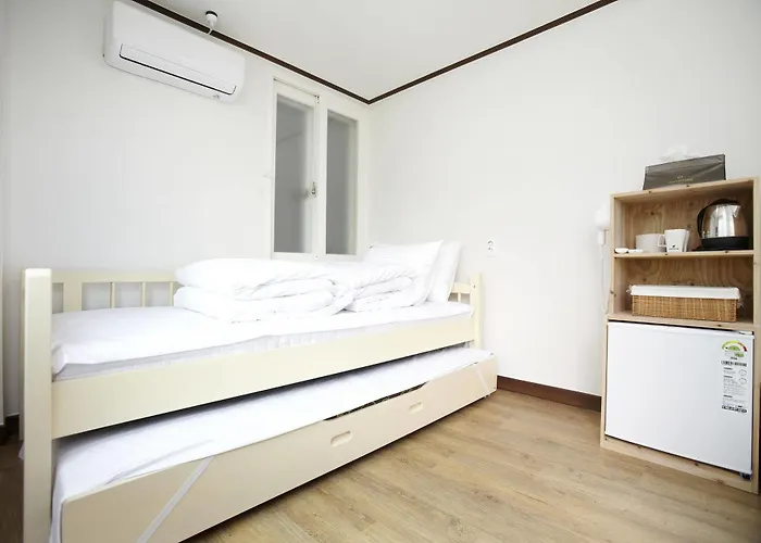 24 Guesthouse Sinchon Hongdae